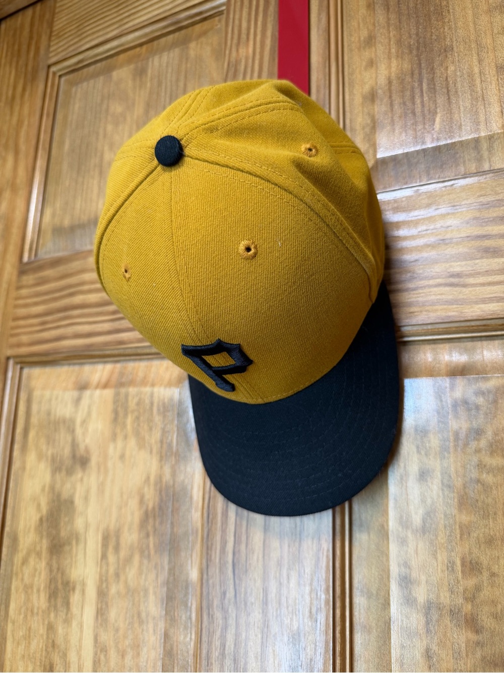 New Era Pirates Mustard and Black 59FIFTY Fitted Baseball Cap- Size 7 1/4
